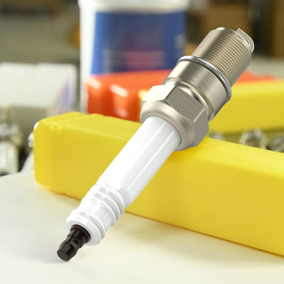 شراء شمعة إشعال صناعية R5B12-77 مع نوع مقعد الحشية J قطب كهربائي صناعي وفجوة ومقاوم التصنيع عبر الإنترنت